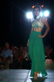 rRunway095Vanessa029aS